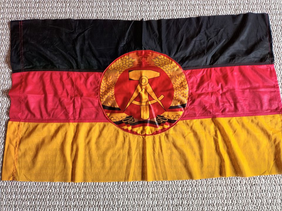 Flagge DDR in Stadtroda
