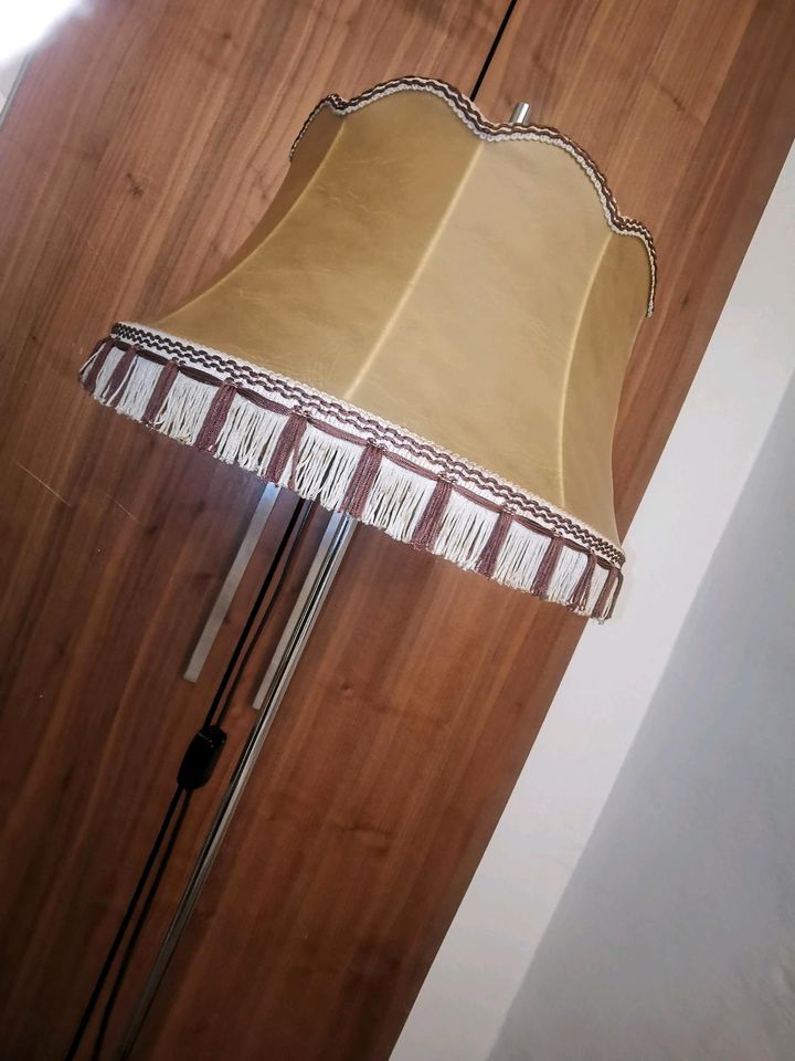 Vintage Lampenschirm sehr weiches Material in Berlin