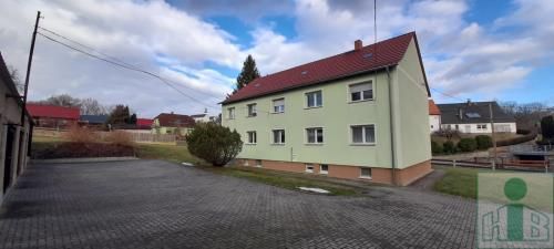 Herrlich wohnen auf dem Lande! Vermietete 3-Raum-Eigentumswohnung mit Garage zu verkaufen! in Weißenberg