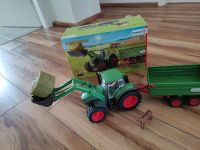 Schleich Farm World Traktor mit Anhänger Baden-Württemberg - Balingen Vorschau