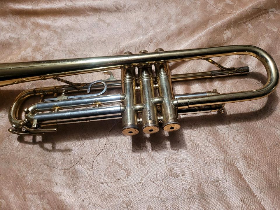 Deutsche Qualität Trompete Hüttl, Koffer Mundstück in Riedenburg