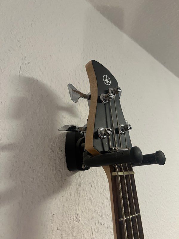 Yamaha E-Bass + Verstärker und sämtlichen Zubehör :D in Görlitz