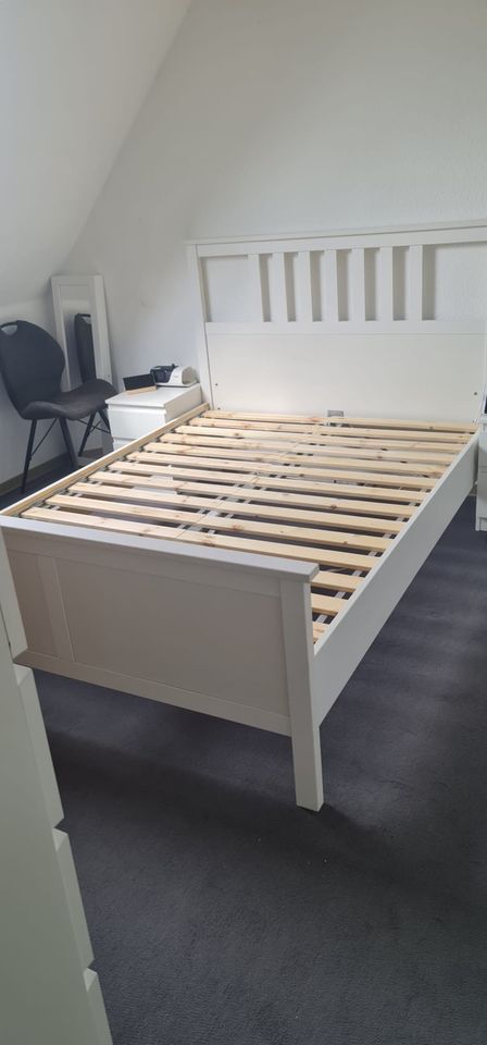 Ikea Hemnes Bett 200x140 wie Neu. in Düsseldorf