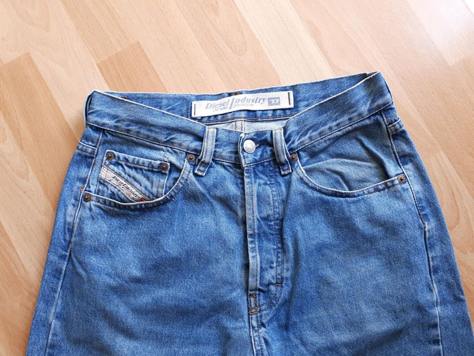 Diesel Herren Jeans Hose Größe 30 in Ahlen