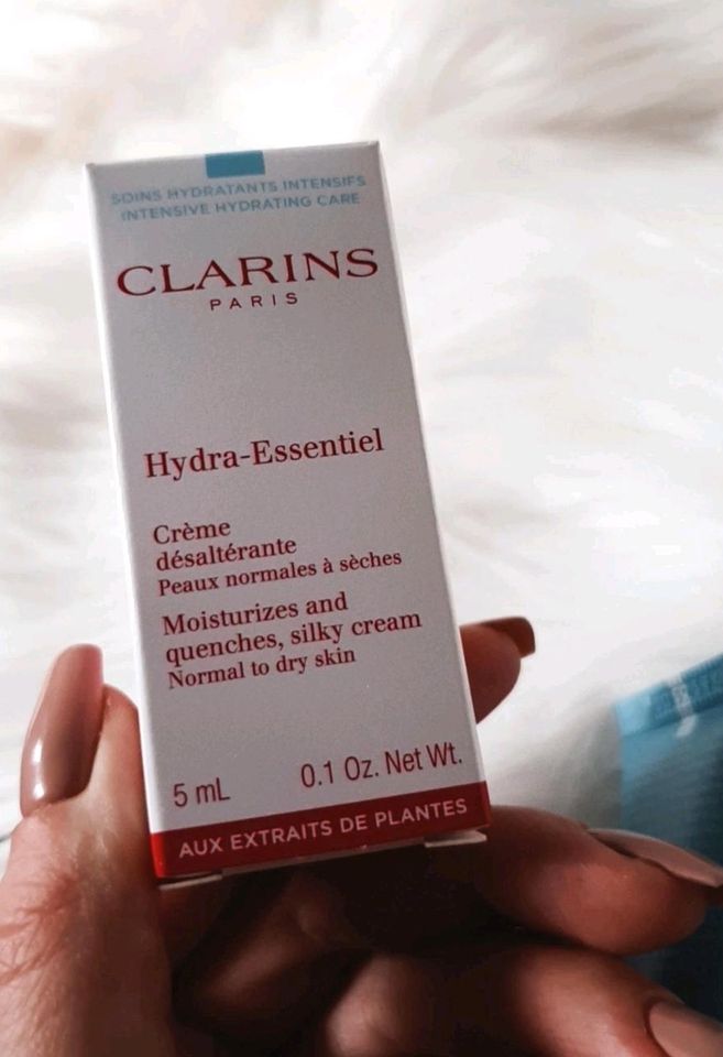 Clarins Hydra-Essentiel Crème désaltérante Feuchtigkeitspfleg NEU in Karlsruhe