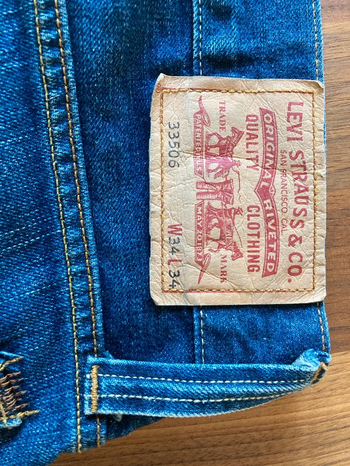 Levis Jeans 506 Standard blau 34/34 neuwertig in Ottobrunn