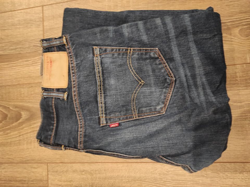 Jeans Levis - Wrangler - Pierre Cardin .... in Leopoldshöhe