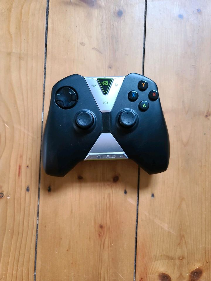 Shield Nivida gaming controller in Bad Marienberg