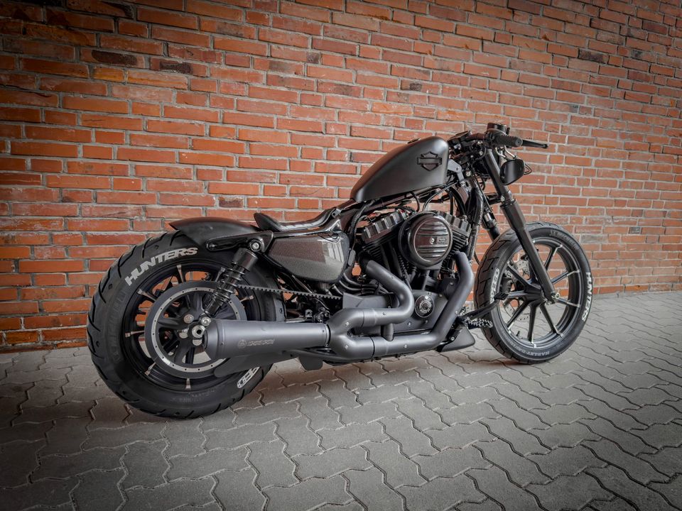 Harley Davidson Carbon Iron Blackout Custom Bike Mattschwarz in Hamburg