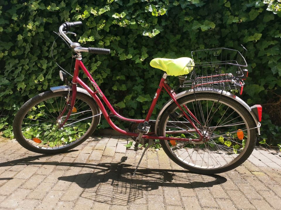 Fahrrad mit Nabenschaltung und funktionierendem Licht in Leipzig