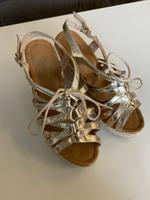 Sandalen mit Keilabsatz Bayern - Harburg (Schwaben) Vorschau