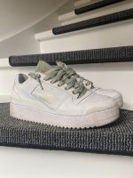 Adidas Bold Sneaker weiß  Gr 40 Nordrhein-Westfalen - Hagen Vorschau