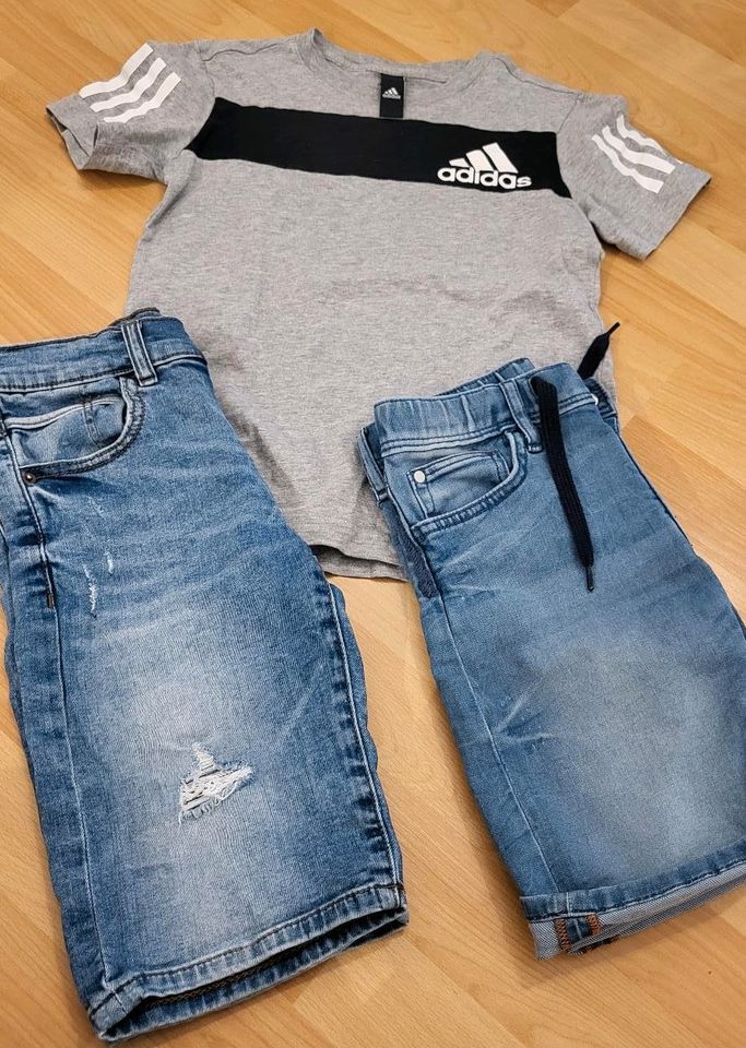 Kurze hose kurze shorts + adidas Shirt gr.134 in Berlin