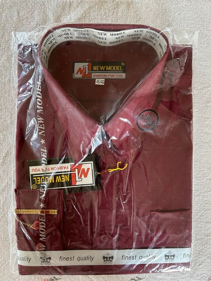 NEU Herrenhemd Hemd rot dunkelrot Gr. 45/46 XL OVP in Biebertal