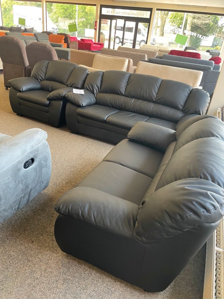 Ausverkauf Sofa Schlafsofa Ecksofa Bett Couch in Wietzen