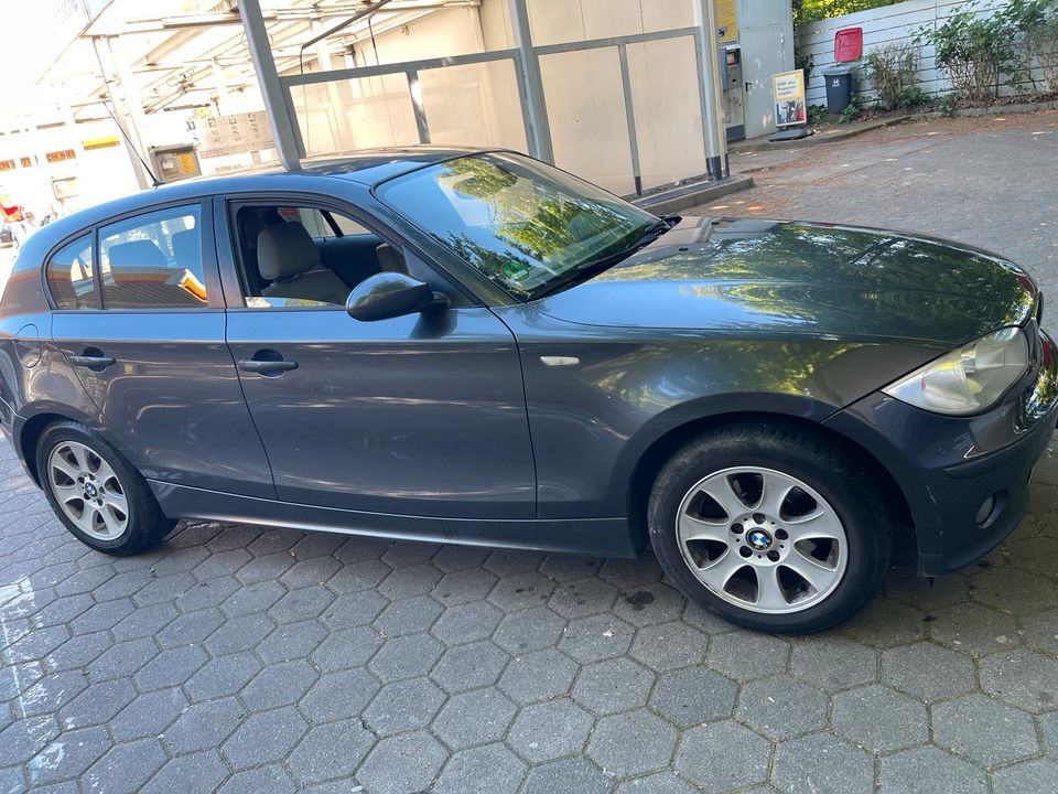 BMW 120d Tüv & öl neu Top Zustand in Hamburg