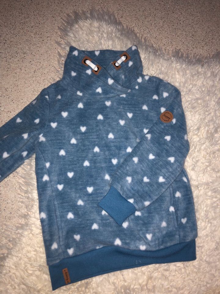 Herzen Kinder Pullover Rollkragen weich blau weiß 116 in Essen