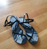 Gr 37 (38) Ipanema Sandalen Flip-Flops schwarz mit Verschluss Thüringen - Erfurt Vorschau