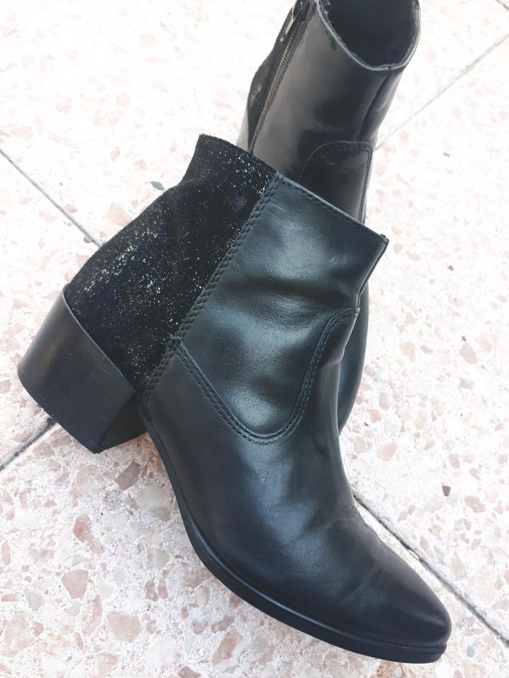 Schwarze Ankle Boots / Stiefeletten von Tamaris Gr. 38 in Halstenbek