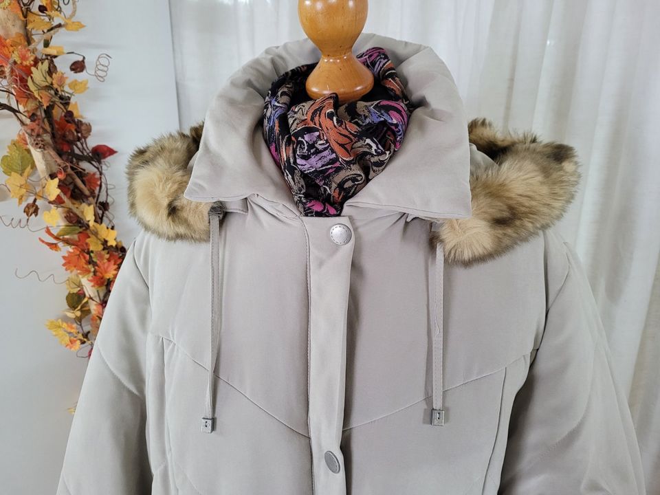 rohweiß Winterjacke Damen Parka Anorak mit Kapuze Gr. 48/50 in Wetzlar