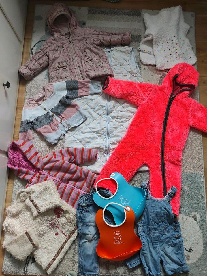 XXL Bekleidungspaket Baby 74 80 Paket Kleidung Mädchen in Markt Schwaben