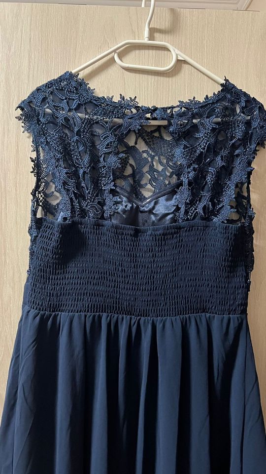 Kleid blau Gr. 44 in Werlte 