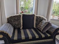 Schwarze Sofa mit einem goldenen Akzent Niedersachsen - Oldenburg Vorschau