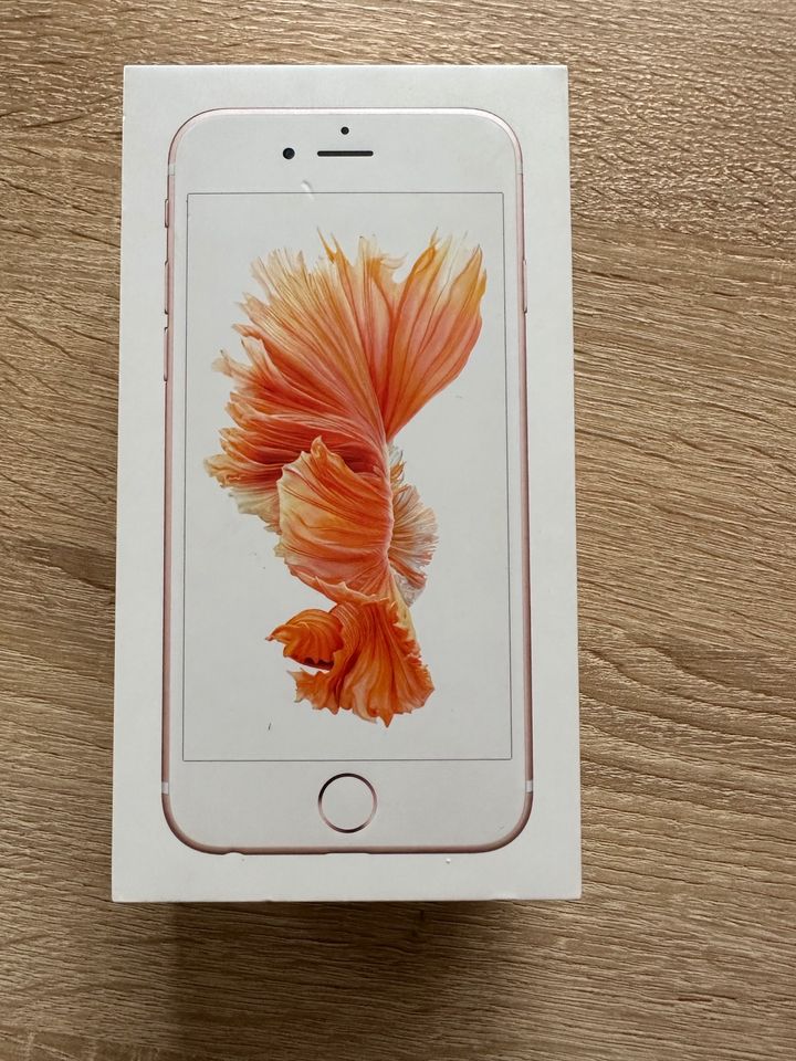 Apple IPhone 6s 32 GB Roségold in Berlin