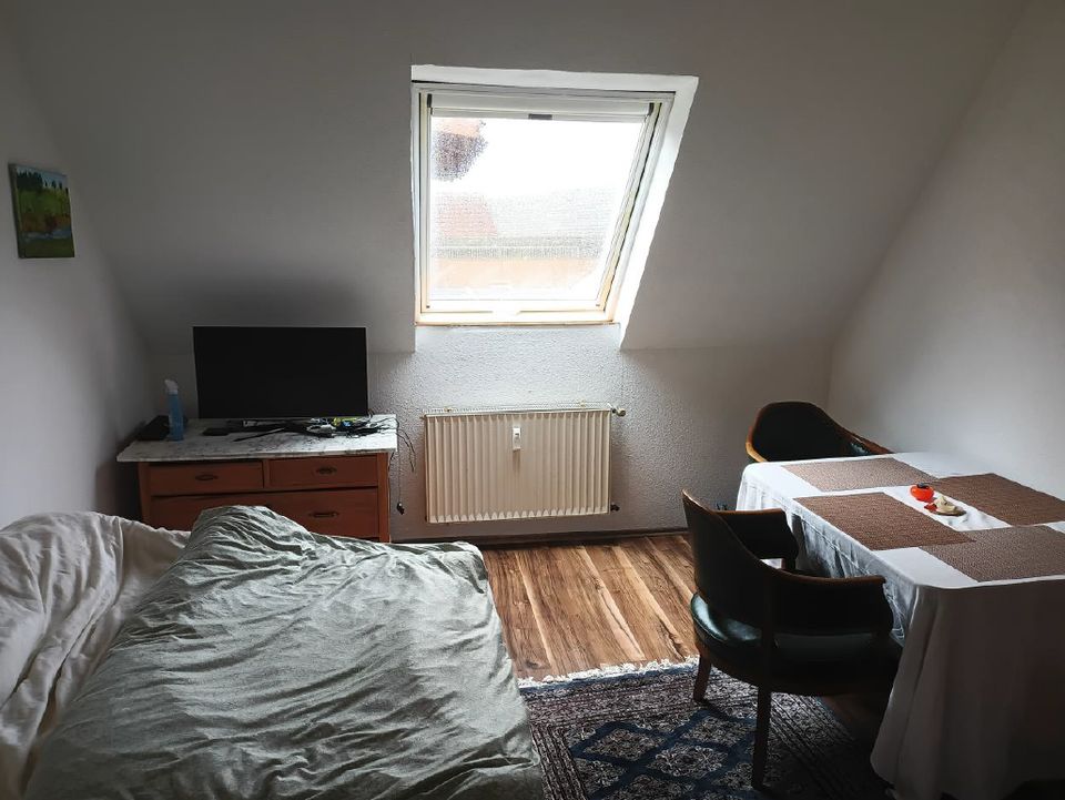Einzimmerwohnung mit Balkon, Kochnische und Bad in Bovenden in Bovenden
