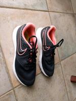 Nike Turnschuhe Sportschuhe Baden-Württemberg - Göppingen Vorschau