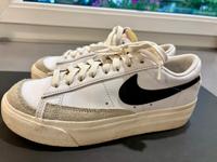 Nike Blazer Platform Sneaker weiß/eierschale in Gr.38 Brandenburg - Kleinmachnow Vorschau