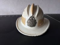 Feuerwehr Helm Thailand von einem Captain inkl Biografie Niedersachsen - Braunschweig Vorschau