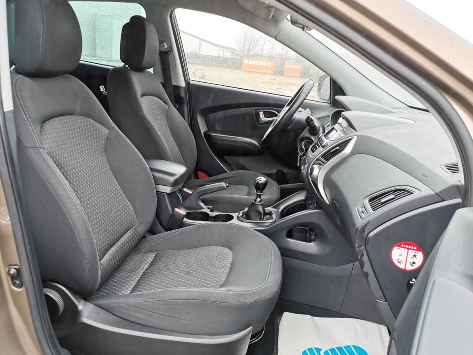 Hyundai ix35 Comfort AWD*Anhängerk.*Sitzheizung*Klima*Is in Husum