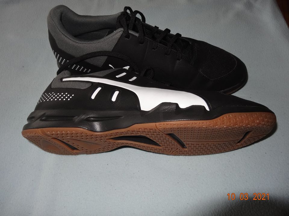 Puma Hallensportschuhe in Hilden