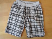 sportliche Short, schwarz/ weiß kariert,  Gr. 38 Hessen - Usingen Vorschau