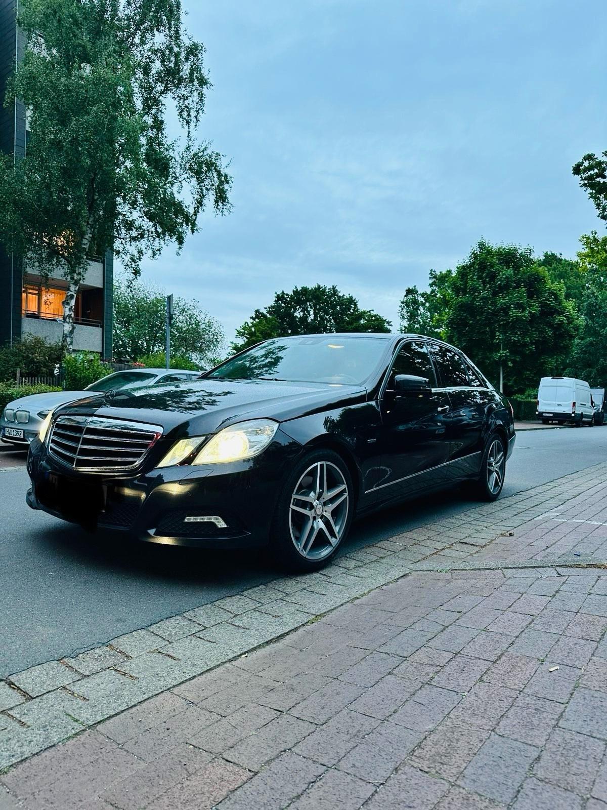 Abbildung des Autos Mercedes Benz E250