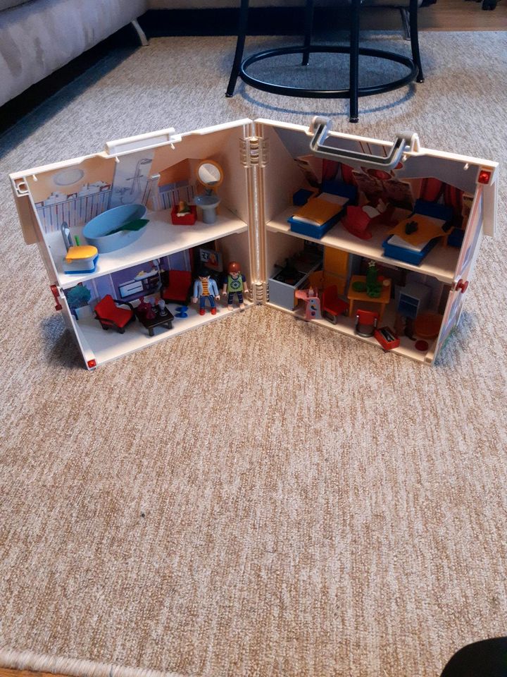 Playmobil Puppenhaus in Halfing