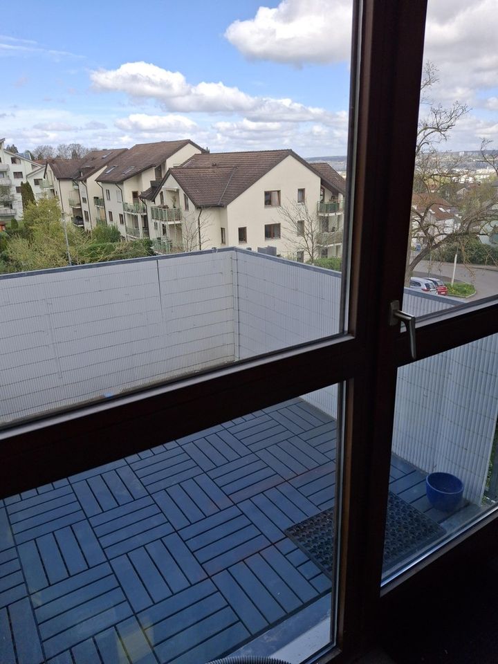 Frisch modernisierte Pendlerwohnung mit tollem Ausblick in Böblingen