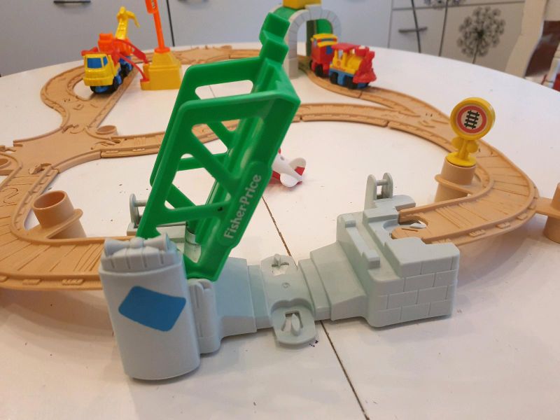 Fisher-Price Eisenbahn mit Schienen und Zubehör in Baden-Württemberg -  Durmersheim | Playmobil günstig kaufen, gebraucht oder neu | eBay  Kleinanzeigen ist jetzt Kleinanzeigen