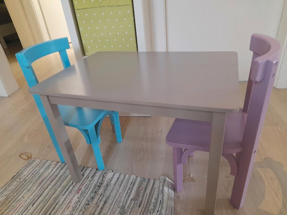 Tisch und Stühle von Verbaudet in Tecklenburg