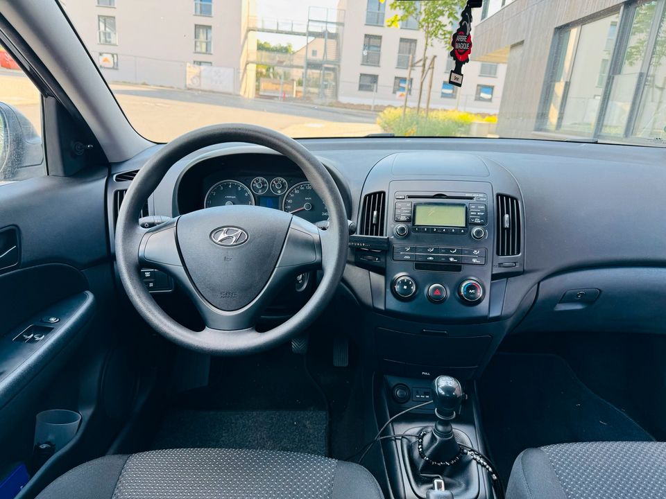 Hyundai i30 1.4/Klima/Tüv+Bremsen+Batterie Neu uvm…. in Rodgau