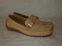 clarks Slipper Gr.6,5 (40), eher Gr.39,5 Leder Sandfarben Schleswig-Holstein - Lübeck Vorschau