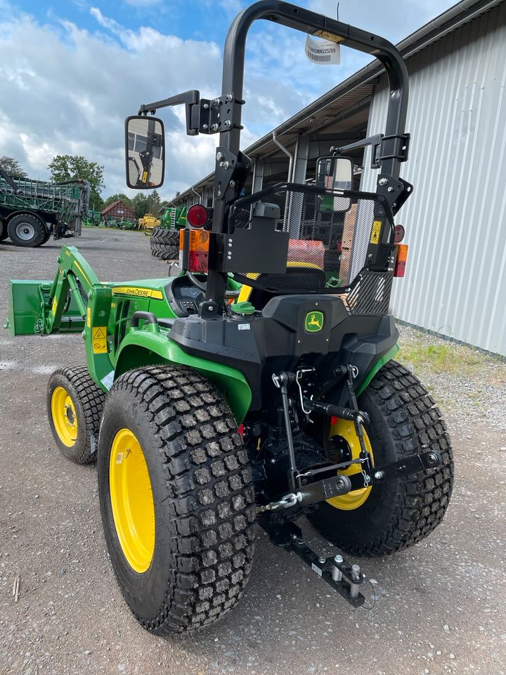 John Deere 3038E Kommunaltraktor mit Frontlader, Abgasstufe V in Barsinghausen