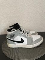 Nike Air Jordan 1 Mid Light Smoke Grey | Gr. 39 | Guter Zustand Brandenburg - Lübben Vorschau