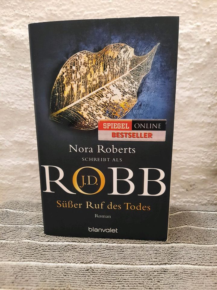 Taschenbücher Nora Roberts in Essen