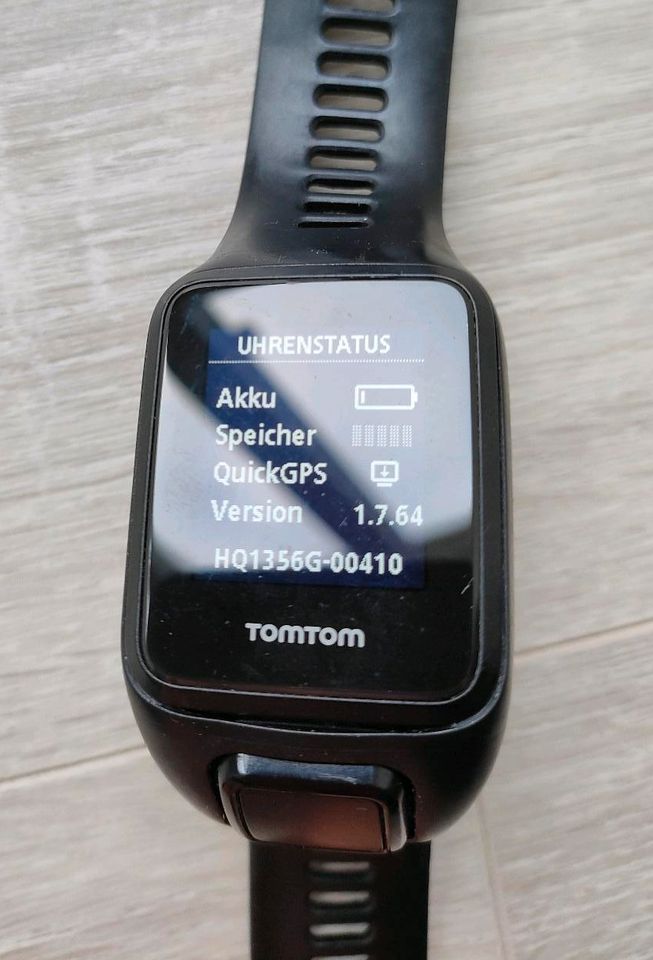 TomTom Runner 3 GPS Uhr - Armband defekt in Berlin