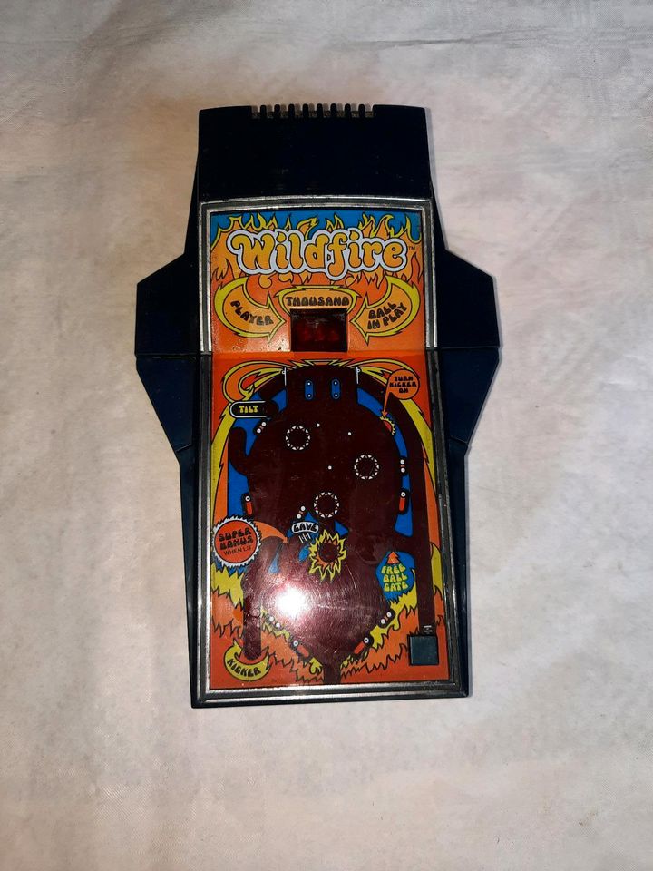 VINTAGE 1979 PARKER BROTHERS WILDFIRE PINBALL MACHINE in Wietze