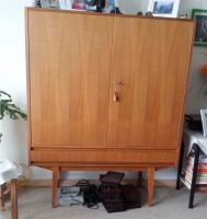 Mid Century - Gläserschrank 2 Glasböden - 2 Schubl Kiel - Hassee-Vieburg Vorschau