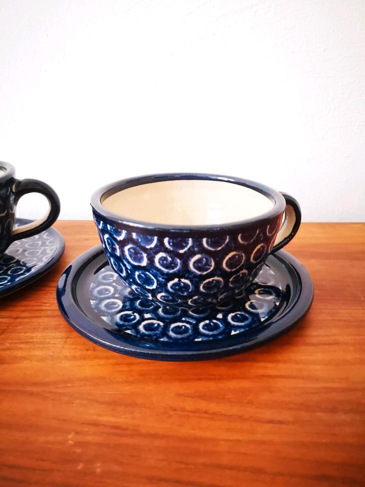 2 große Tassen Milchkaffee Teetassen Frühstücksteller Keramik in Berlin