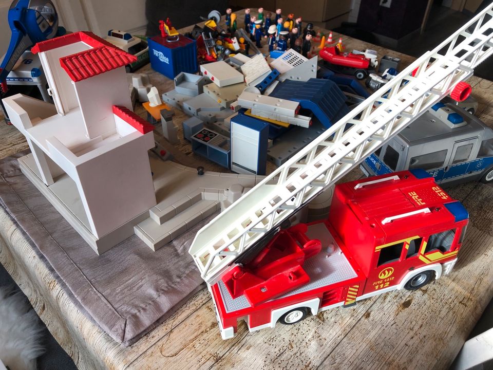 XXL Set Playmobil Polizei Feuerwehr Konvolut  zur Erweiterung in Altusried